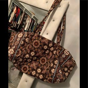 EUC Vera Bradley zip top overnight bag